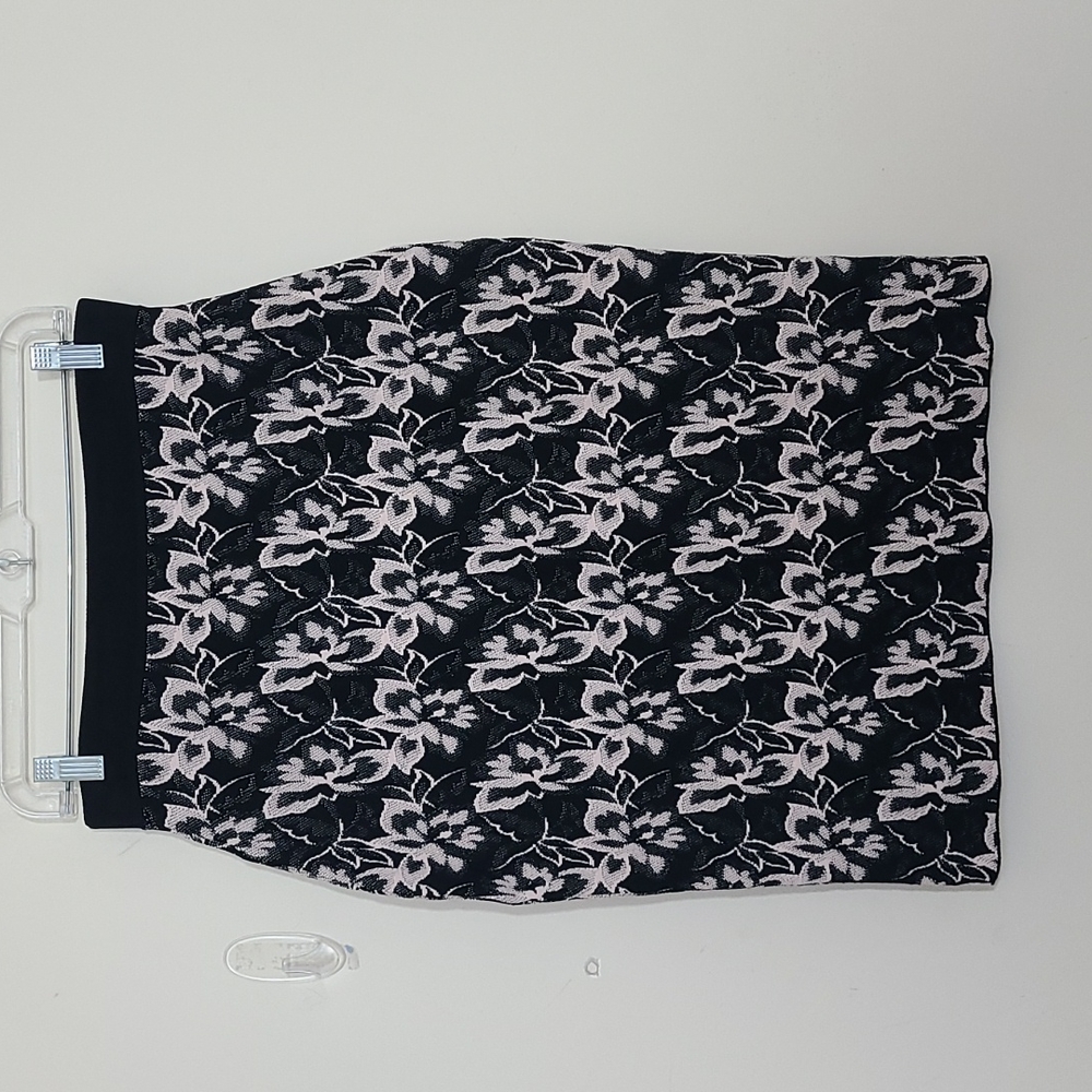 Paule Ka Black Floral Print Pencil Skirt Size L